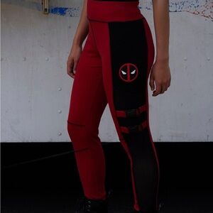 Marvel Deadpool‎ & Wolverine Deadpool Mesh Color Block Leggings Hot Topic
